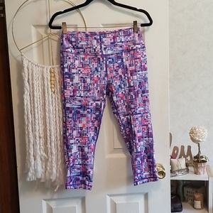 3/25$ NWOT Capri Leggings